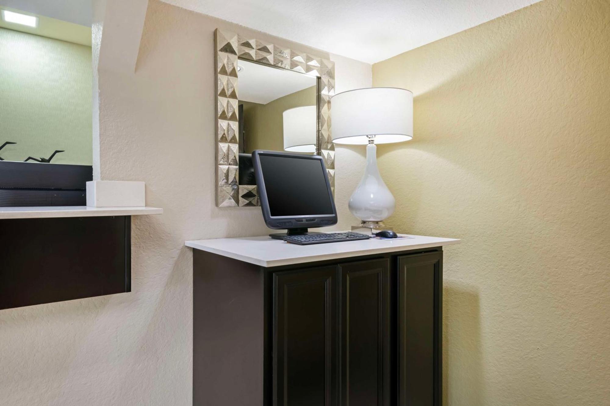 Best Western Edgewater Inn Екстер'єр фото